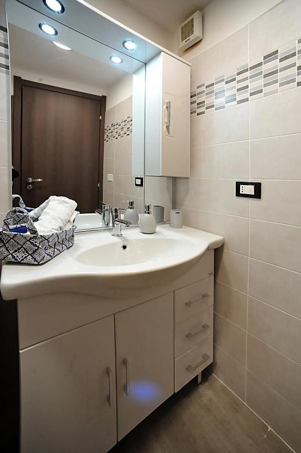 Cozy Studio In Turin City Center By Wonderful Italy الغرفة الصورة